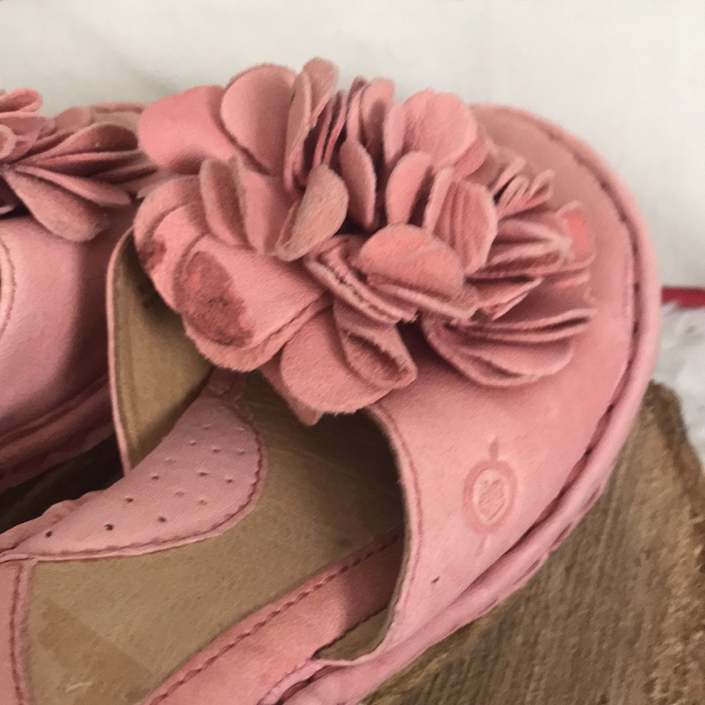 Born Coral pink espadrilles sandals pre used in very good condition. - Picture 8 of 8